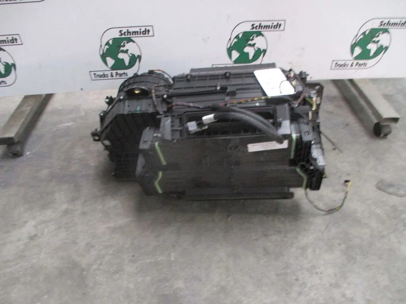 Mercedes-Benz A 960 830 22 60 KACHEL HUIS MP 4 EURO 6 - Heating/ Ventilation for Truck: picture 2 Mercedes-Benz A 960 830 22 60 KACHEL HUIS MP 4 EURO 6 - Heating/ Ventilation for Truck: picture 2