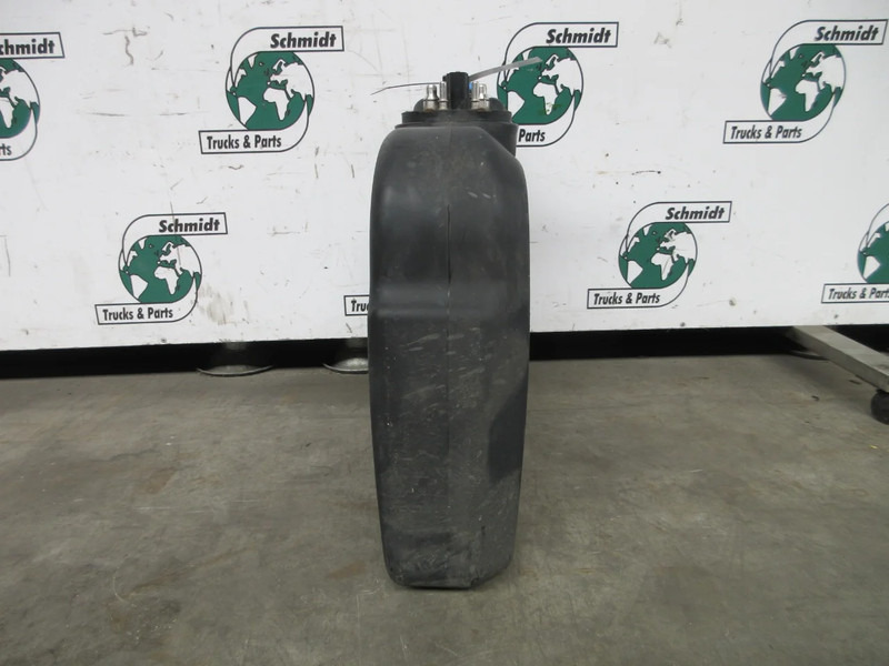 Mercedes-Benz A 967 470 09 15// A 967 470 05 15 - Fuel tank for Truck: picture 4 Mercedes-Benz A 967 470 09 15// A 967 470 05 15 - Fuel tank for Truck: picture 4