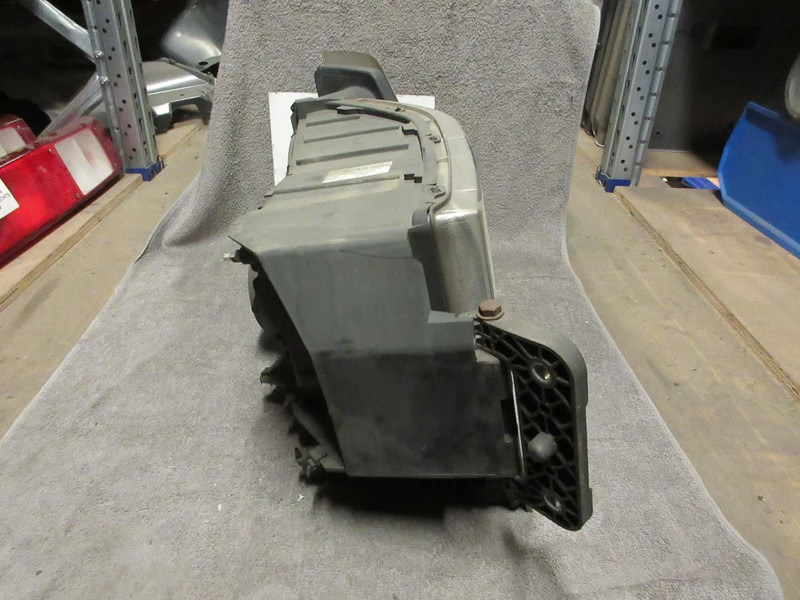 Renault 7482251239 KOPLAMP RENAULT T 480 EURO 6 LINKS - Headlight for Truck: picture 2 Renault 7482251239 KOPLAMP RENAULT T 480 EURO 6 LINKS - Headlight for Truck: picture 2