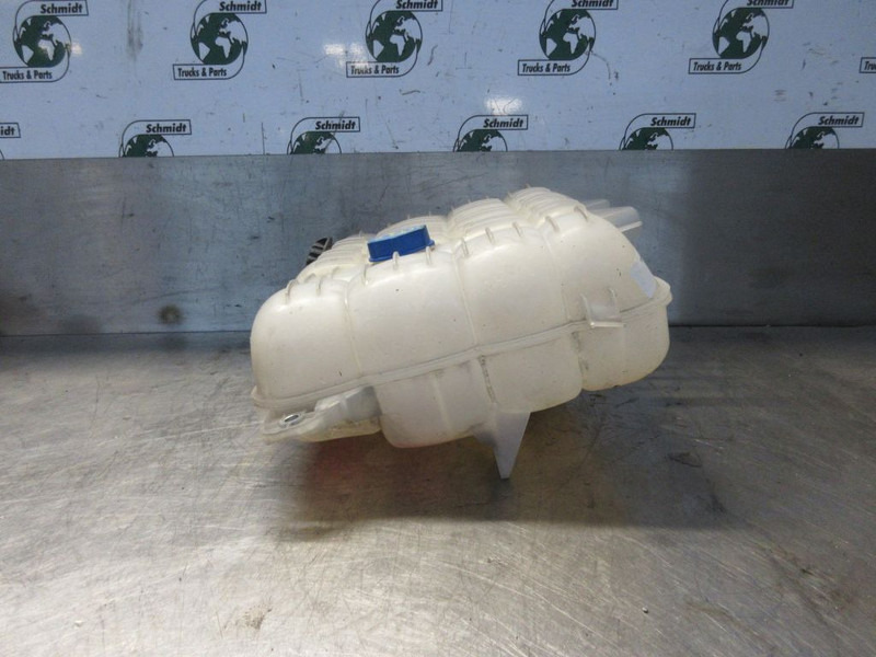 Renault T-SERIE 7422430044 EXPANSIEVAT EURO 6 - Expansion tank for Truck: picture 3 Renault T-SERIE 7422430044 EXPANSIEVAT EURO 6 - Expansion tank for Truck: picture 3