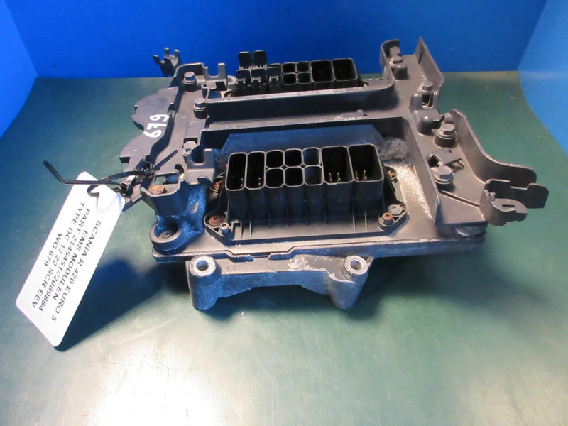 Scania 2145451 // 2089884 // 1865531 // 2057079 SCANIA R 420 MODEL 2012 - Electrical system for Truck: picture 3 Scania 2145451 // 2089884 // 1865531 // 2057079 SCANIA R 420 MODEL 2012 - Electrical system for Truck: picture 3