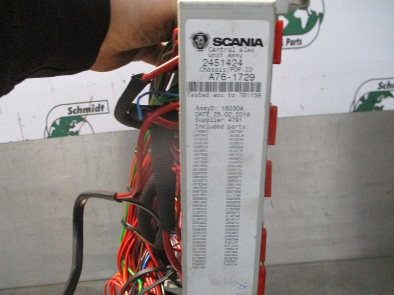 Scania 2451424 Zekering kast G340 Euro 6 - Electrical system for Truck: picture 2 Scania 2451424 Zekering kast G340 Euro 6 - Electrical system for Truck: picture 2