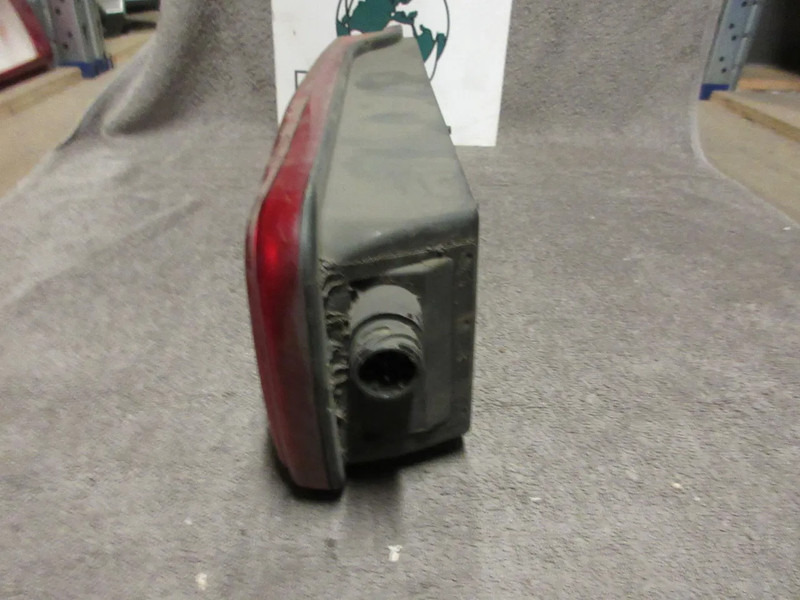 Volvo 21063887 ACHTERLAMP VOLVO FH LINKS EURO 5 - Tail light for Truck: picture 4 Volvo 21063887 ACHTERLAMP VOLVO FH LINKS EURO 5 - Tail light for Truck: picture 4