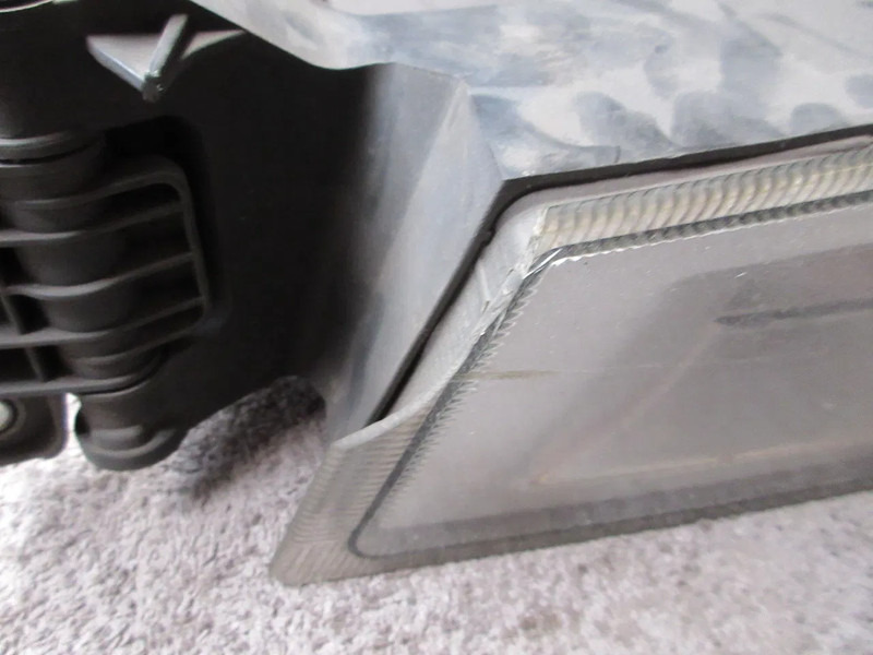 Volvo 82140763 MISTLAMP VOLVO FH SERIE EURO 6 - Fog light for Truck: picture 2 Volvo 82140763 MISTLAMP VOLVO FH SERIE EURO 6 - Fog light for Truck: picture 2
