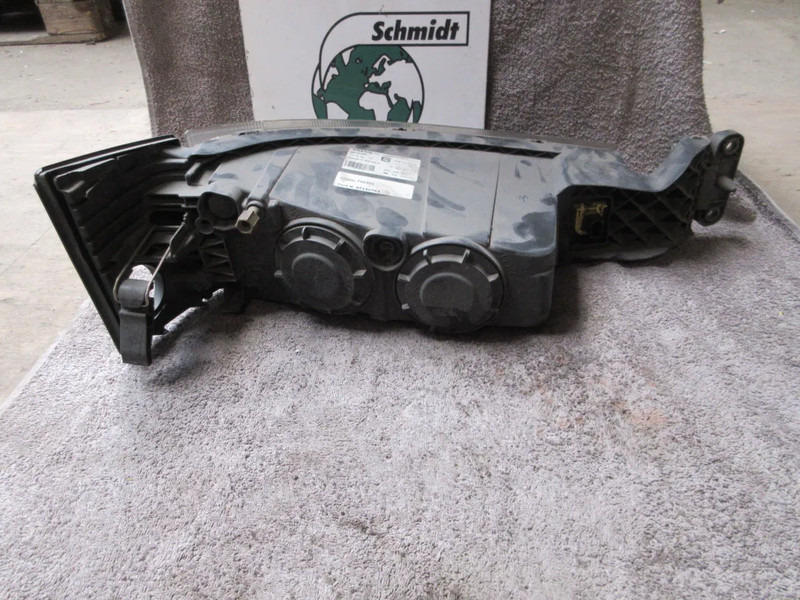 Volvo 82140763 MISTLAMP VOLVO FH SERIE EURO 6 - Fog light for Truck: picture 4 Volvo 82140763 MISTLAMP VOLVO FH SERIE EURO 6 - Fog light for Truck: picture 4
