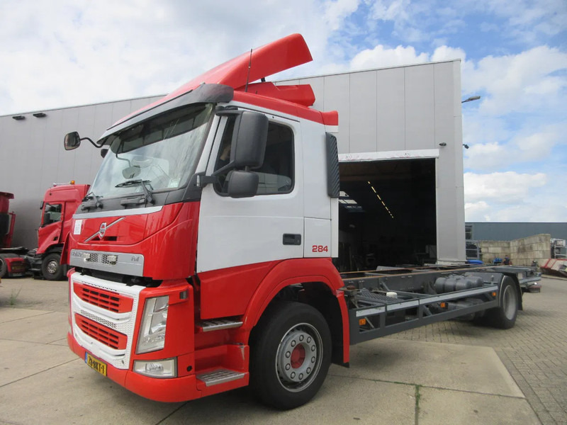 Volvo FM FM 330 - Container transporter/ Swap body truck: picture 3 Volvo FM FM 330 - Container transporter/ Swap body truck: picture 3