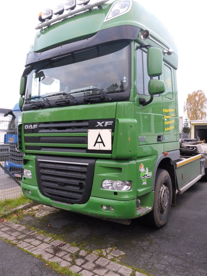 DAF XF 510 aus Werkverkehr 6 x 2 510PS Top-Zustan - Hook lift truck: picture 1 DAF XF 510 aus Werkverkehr 6 x 2 510PS Top-Zustan - Hook lift truck: picture 1