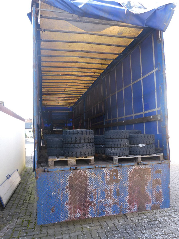 SLSK220 - Low loader semi-trailer: picture 2 SLSK220 - Low loader semi-trailer: picture 2