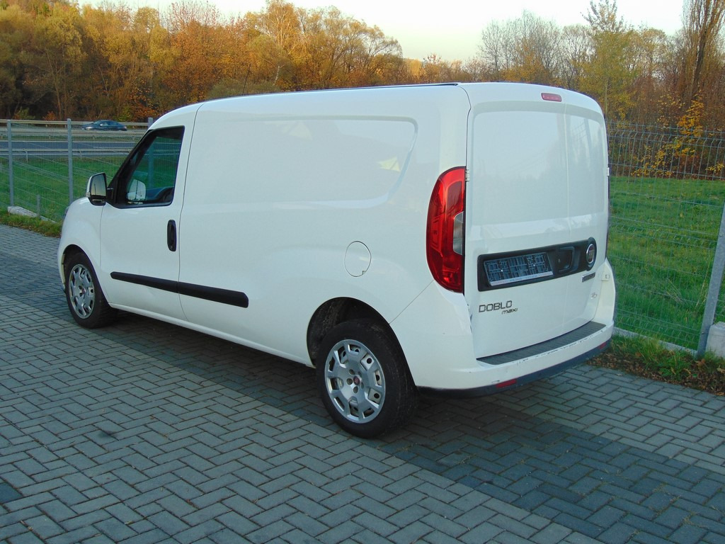 FIAT Doblo 1,6 MultiJet 105KM MAXI MAX - Small van: picture 3 FIAT Doblo 1,6 MultiJet 105KM MAXI MAX - Small van: picture 3
