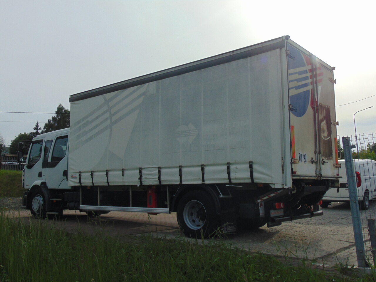 RENAULT Midlum 240DXi - Curtainsider truck: picture 3 RENAULT Midlum 240DXi - Curtainsider truck: picture 3