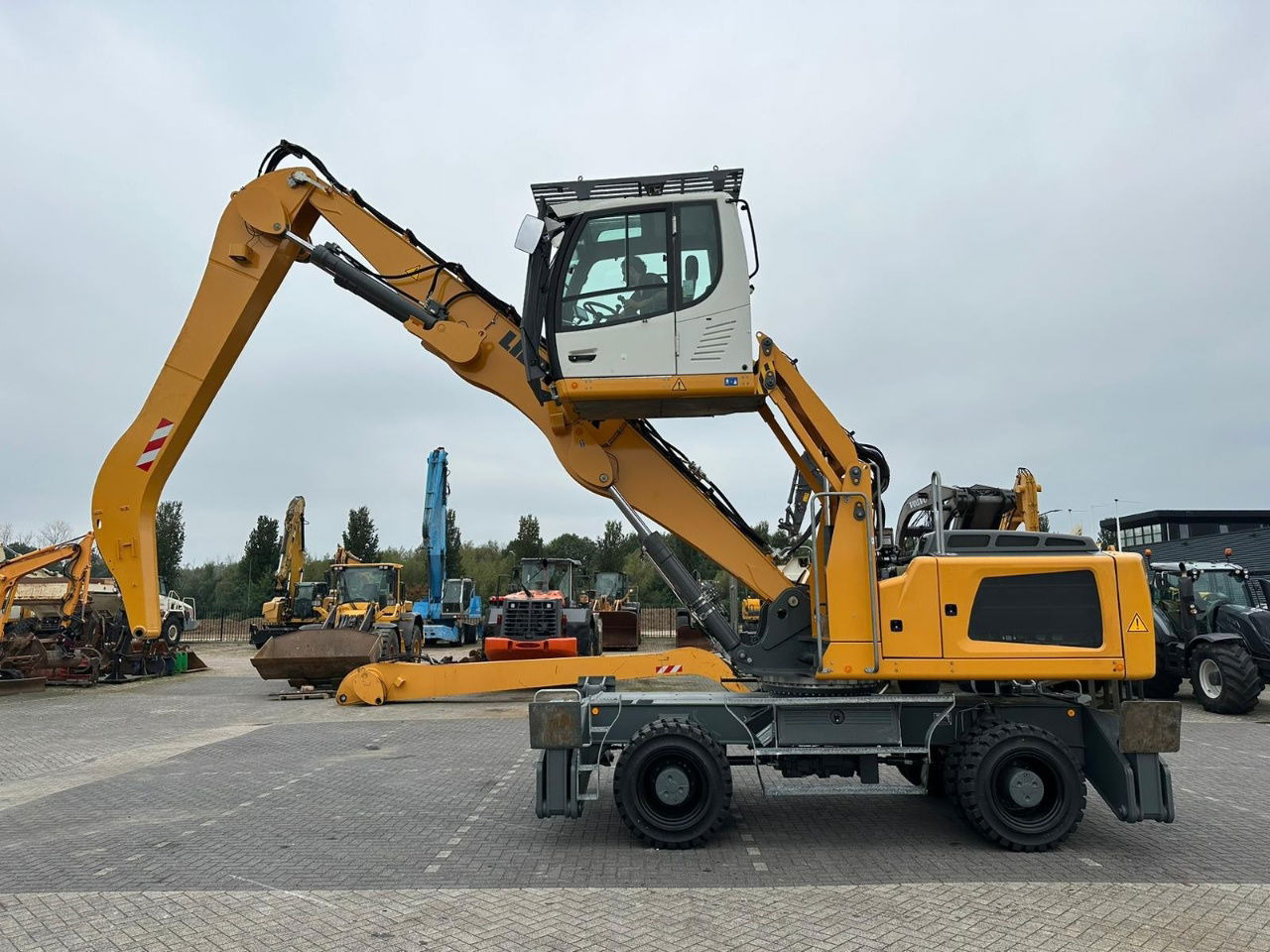 Liebherr LH 30 M - Waste/ Industry handler: picture 1 Liebherr LH 30 M - Waste/ Industry handler: picture 1