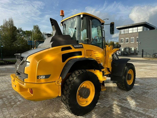 Volvo L45H - Wheel loader: picture 2 Volvo L45H - Wheel loader: picture 2