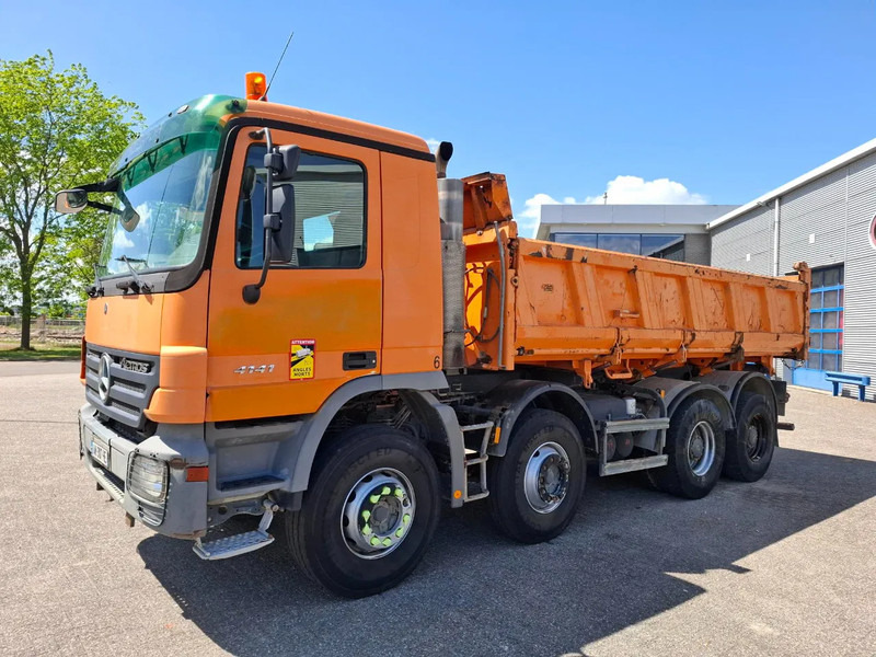 Mercedes-Benz Actros 4141 / 3SIDE MEILLER TIPPER / FULL-STEEL / DRUM BRAKES / ONLY:535937 KM / 2XSTEERING AXLE / AIRCO / AUTOMATIC / EURO-3 / - Tipper: picture 3 Mercedes-Benz Actros 4141 / 3SIDE MEILLER TIPPER / FULL-STEEL / DRUM BRAKES / ONLY:535937 KM / 2XSTEERING AXLE / AIRCO / AUTOMATIC / EURO-3 / - Tipper: picture 3