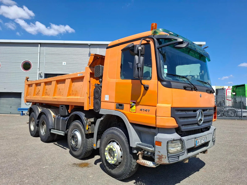 Mercedes-Benz Actros 4141 / 3SIDE MEILLER TIPPER / FULL-STEEL / DRUM BRAKES / ONLY:535937 KM / 2XSTEERING AXLE / AIRCO / AUTOMATIC / EURO-3 / - Tipper: picture 4 Mercedes-Benz Actros 4141 / 3SIDE MEILLER TIPPER / FULL-STEEL / DRUM BRAKES / ONLY:535937 KM / 2XSTEERING AXLE / AIRCO / AUTOMATIC / EURO-3 / - Tipper: picture 4