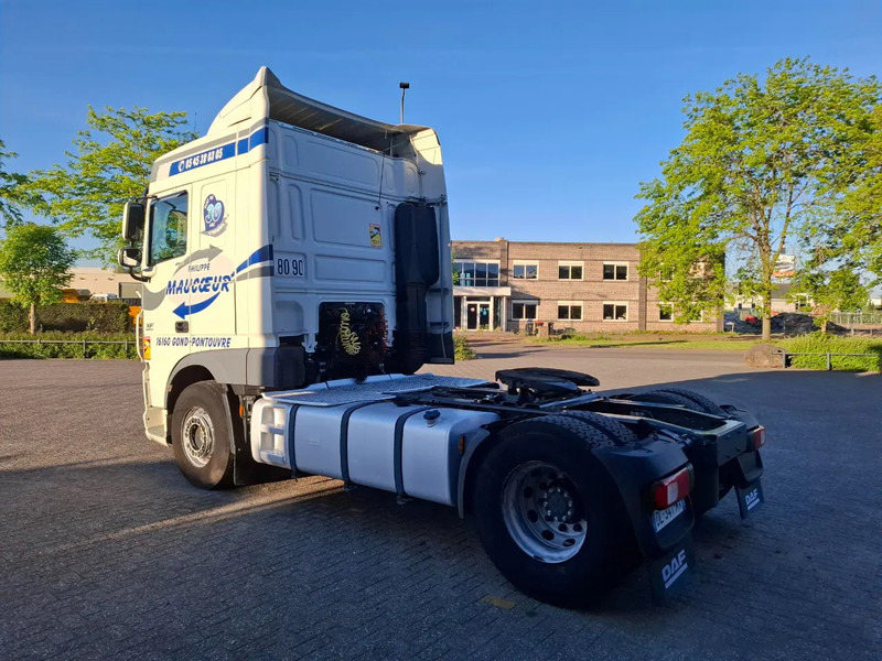 DAF XF106-460 / INTARDER / DEB / MANUAL / AIRCO / CLEAN TRUCK / EURO-6 / 2014 - Tractor unit: picture 3 DAF XF106-460 / INTARDER / DEB / MANUAL / AIRCO / CLEAN TRUCK / EURO-6 / 2014 - Tractor unit: picture 3