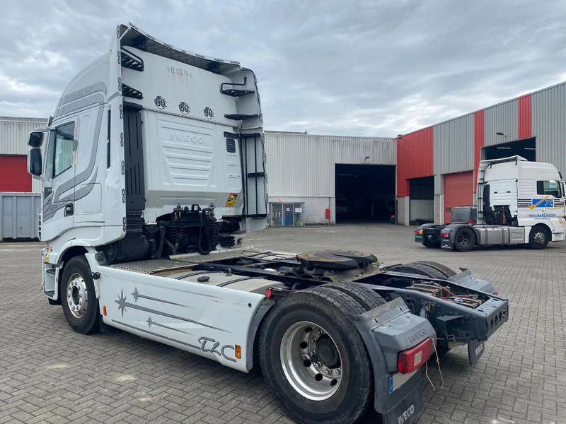 Iveco Stralis 570 XP / ENGINE RUNNING / INTARDER / PARKCOOL / DOUBLE TANK / NAVI / LEATHER / ONLY:749717 KM / ALCOA / EURO-6 / 2017 - Tractor unit: picture 3 Iveco Stralis 570 XP / ENGINE RUNNING / INTARDER / PARKCOOL / DOUBLE TANK / NAVI / LEATHER / ONLY:749717 KM / ALCOA / EURO-6 / 2017 - Tractor unit: picture 3