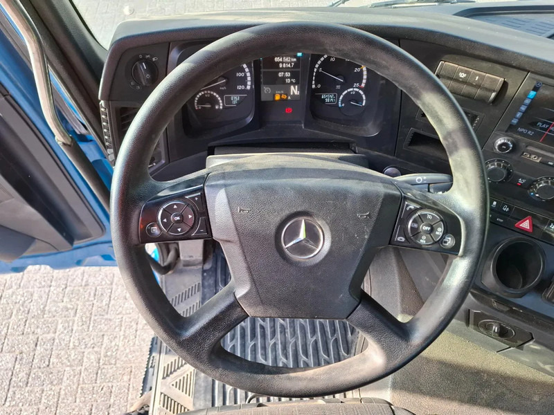 Tractor unit Mercedes-Benz Arocs 2851 / 6X4 / HYDRAULICS / BIG AXLE / ALCOA / AIRCO / AUTOMATIC / EURO-6 / 2015: picture 13 Tractor unit Mercedes-Benz Arocs 2851 / 6X4 / HYDRAULICS / BIG AXLE / ALCOA / AIRCO / AUTOMATIC / EURO-6 / 2015: picture 13