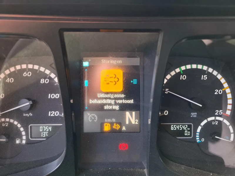 Tractor unit Mercedes-Benz Arocs 2851 / 6X4 / HYDRAULICS / BIG AXLE / ALCOA / AIRCO / AUTOMATIC / EURO-6 / 2015: picture 18 Tractor unit Mercedes-Benz Arocs 2851 / 6X4 / HYDRAULICS / BIG AXLE / ALCOA / AIRCO / AUTOMATIC / EURO-6 / 2015: picture 18