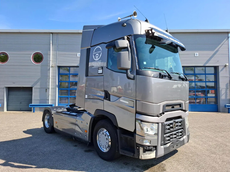 Renault T520 / TUV:29-10-2025 / DOUBLE TANK / PARKCOOL / ALCOA / FRIDGE / 2XBED / AUTOMATIC / EURO-6 / 2015 - Tractor unit: picture 2 Renault T520 / TUV:29-10-2025 / DOUBLE TANK / PARKCOOL / ALCOA / FRIDGE / 2XBED / AUTOMATIC / EURO-6 / 2015 - Tractor unit: picture 2