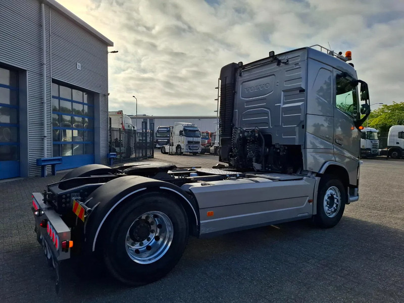 Volvo FH4-460 / HYDRAULICS / VEB+ / TUV:21-08-2025 / FRIDGE / AUTOMATIC / EURO-6 / 2015 - Tractor unit: picture 5 Volvo FH4-460 / HYDRAULICS / VEB+ / TUV:21-08-2025 / FRIDGE / AUTOMATIC / EURO-6 / 2015 - Tractor unit: picture 5