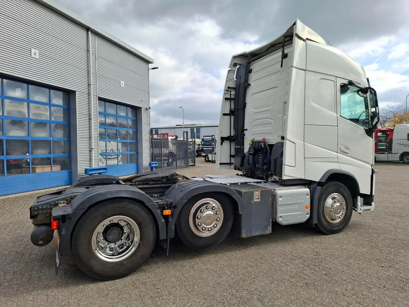 Volvo FH4-460 / VEB+ / ACC / LWDS / LIFT AXLE / 753707 KM / FRIDGE / AUTOMATIC / EURO-6 / 2015 - Tractor unit: picture 5 Volvo FH4-460 / VEB+ / ACC / LWDS / LIFT AXLE / 753707 KM / FRIDGE / AUTOMATIC / EURO-6 / 2015 - Tractor unit: picture 5
