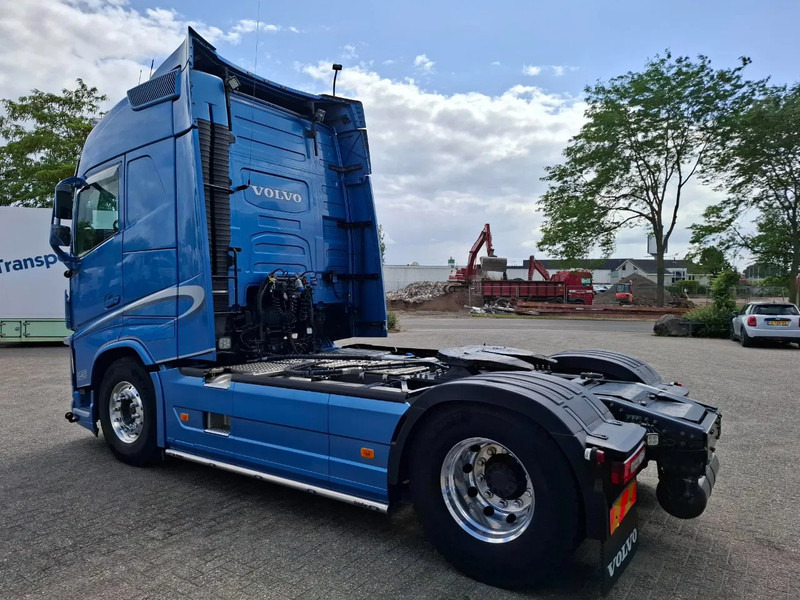 Volvo FH4-500 / HYDRAULICS / 675811 KM / VEB+ / PARKCOOL / NAVI / LWDS / ACC / FULL OPTION / TOP CONDITION / EURO-6 / 2018 - Tractor unit: picture 3 Volvo FH4-500 / HYDRAULICS / 675811 KM / VEB+ / PARKCOOL / NAVI / LWDS / ACC / FULL OPTION / TOP CONDITION / EURO-6 / 2018 - Tractor unit: picture 3