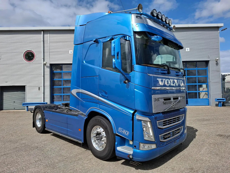 Volvo FH4-500 / HYDRAULICS / 675811 KM / VEB+ / PARKCOOL / NAVI / LWDS / ACC / FULL OPTION / TOP CONDITION / EURO-6 / 2018 - Tractor unit: picture 2 Volvo FH4-500 / HYDRAULICS / 675811 KM / VEB+ / PARKCOOL / NAVI / LWDS / ACC / FULL OPTION / TOP CONDITION / EURO-6 / 2018 - Tractor unit: picture 2