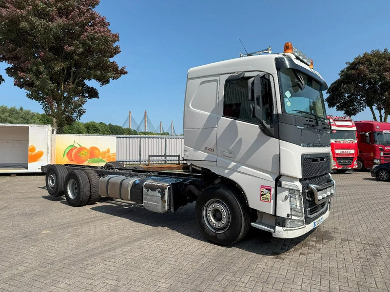 Volvo FH4-540 / ENGINE RUNNING / RETARDER / LIFT+LENKACHSE / FULL-AIR / ONLY:546472 KM / VEB+ / LWDS / AUTOMATIC / EURO-6 / 2016 - Cab chassis truck: picture 2 Volvo FH4-540 / ENGINE RUNNING / RETARDER / LIFT+LENKACHSE / FULL-AIR / ONLY:546472 KM / VEB+ / LWDS / AUTOMATIC / EURO-6 / 2016 - Cab chassis truck: picture 2