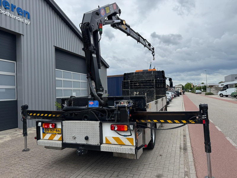 DAF LF45-220 HMF 910 K4 + 1 / Remote Control - Crane truck: picture 4 DAF LF45-220 HMF 910 K4 + 1 / Remote Control - Crane truck: picture 4