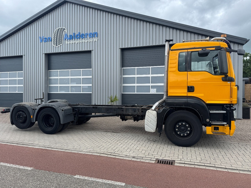 MAN TGS 26.360 6x2, Manual Gear, Steering Axle - Cab chassis truck: picture 2 MAN TGS 26.360 6x2, Manual Gear, Steering Axle - Cab chassis truck: picture 2