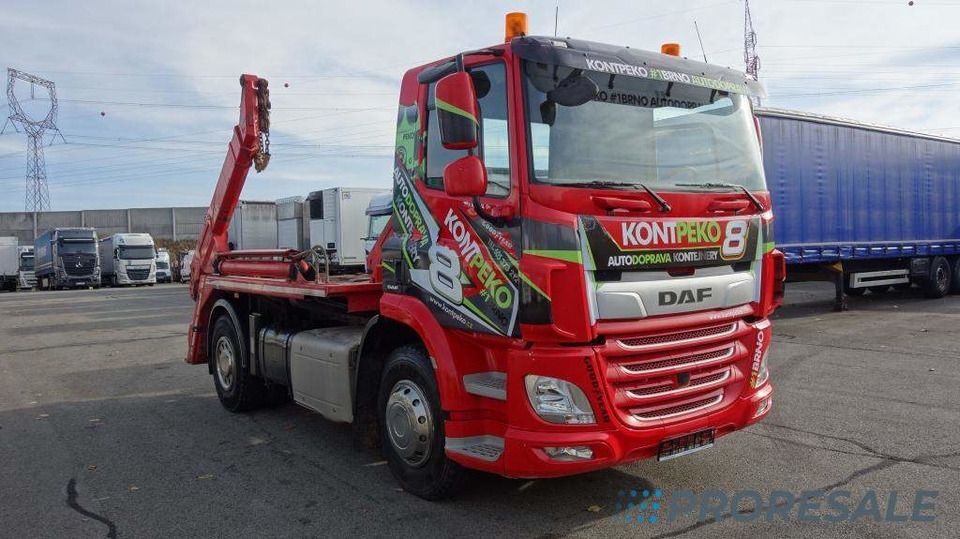 DAF CF 370 FA Day Cab EURO 6 řetězový nosič kontejnerů AK12 - Skip loader truck: picture 1 DAF CF 370 FA Day Cab EURO 6 řetězový nosič kontejnerů AK12 - Skip loader truck: picture 1
