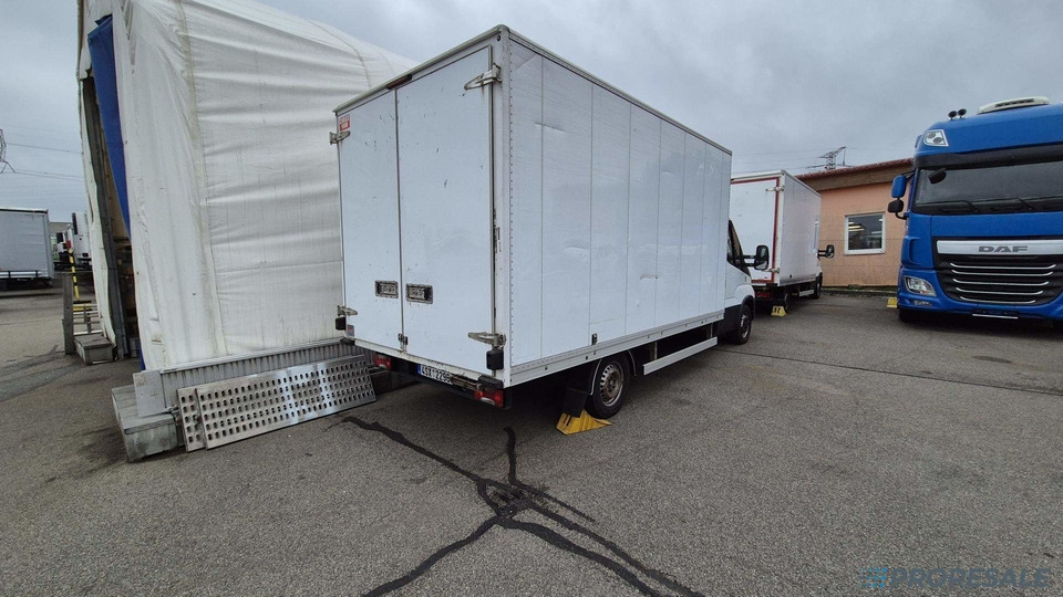 IVECO DAILY 35S16 skříň - 8 palet - Box van: picture 4 IVECO DAILY 35S16 skříň - 8 palet - Box van: picture 4