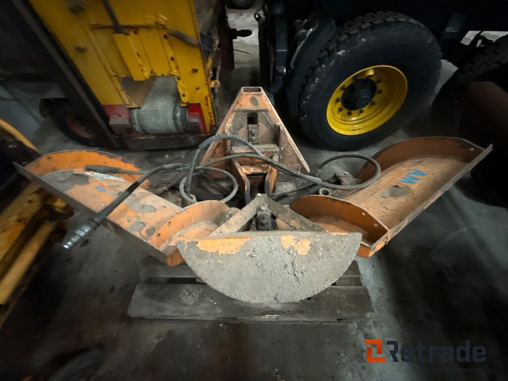 AM/HWH V-sneplov med 2 * 90 cm / Snowplow - Construction equipment: picture 5 AM/HWH V-sneplov med 2 * 90 cm / Snowplow - Construction equipment: picture 5