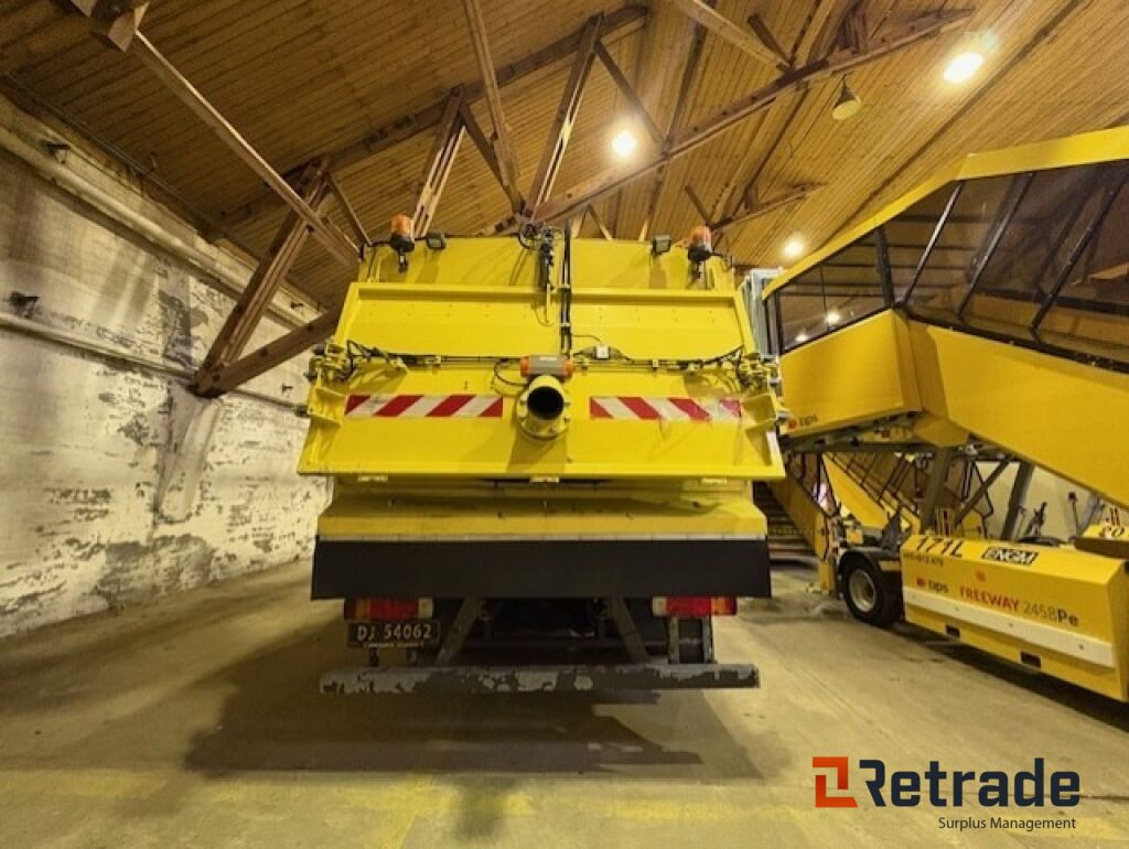 Garbage truck Glykol suger - Scania P310 med Bucher STKF 9500 på bygg!: picture 6 Garbage truck Glykol suger - Scania P310 med Bucher STKF 9500 på bygg!: picture 6