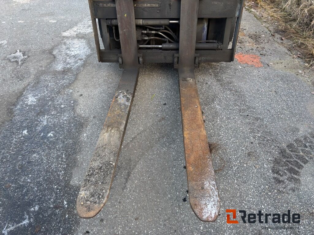 Komatsu FD40t-7 truck - Forklift: picture 4 Komatsu FD40t-7 truck - Forklift: picture 4