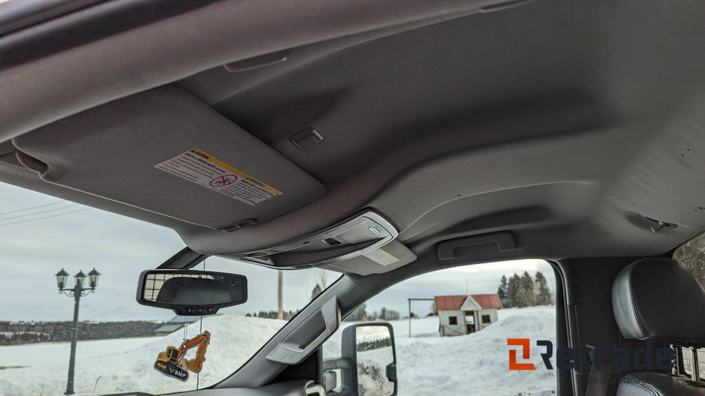 Car Pickup Chevrolet Silverado 3500 6,6L Duramax: picture 43 Car Pickup Chevrolet Silverado 3500 6,6L Duramax: picture 43