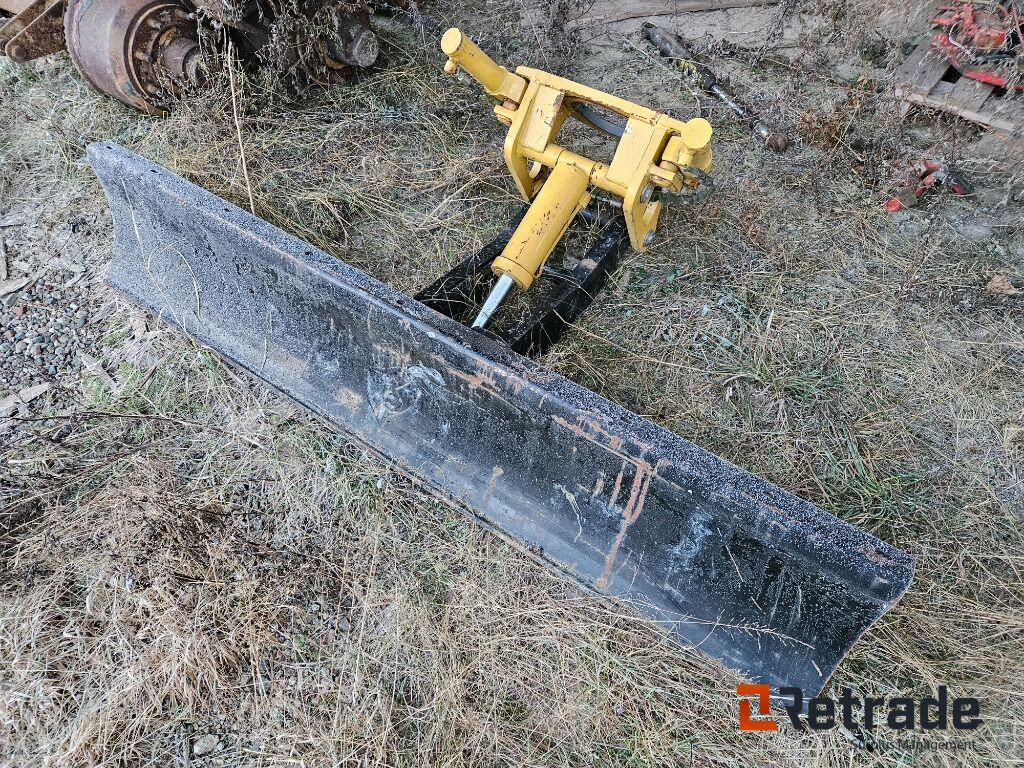 Schaktblad med tilt - Construction equipment: picture 2 Schaktblad med tilt - Construction equipment: picture 2