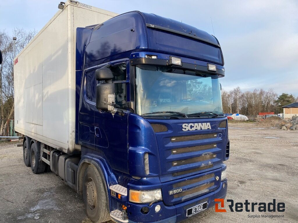 Skåpbil Scania R500LB6X2*4MNB Renoveringsobjekt - Box truck: picture 2 Skåpbil Scania R500LB6X2*4MNB Renoveringsobjekt - Box truck: picture 2