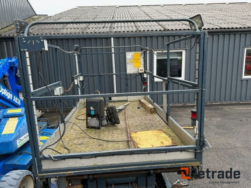 Upright Sax Platform 10 meter / Scissor platform 10 meters - Scissor lift: picture 5 Upright Sax Platform 10 meter / Scissor platform 10 meters - Scissor lift: picture 5