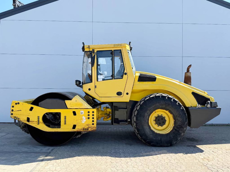 Bomag BW213DH-4 - Evib/BVC / German Machine - Roller: picture 1 Bomag BW213DH-4 - Evib/BVC / German Machine - Roller: picture 1