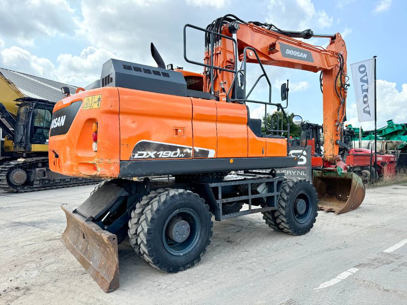 Doosan DX190W-5 - German Machine / Triple Boom - Wheel excavator: picture 5 Doosan DX190W-5 - German Machine / Triple Boom - Wheel excavator: picture 5