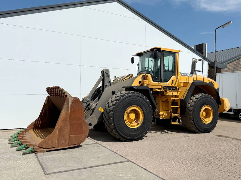 Volvo L220G - German Machine / 3rd Function / Auto Lube - Wheel loader: picture 2 Volvo L220G - German Machine / 3rd Function / Auto Lube - Wheel loader: picture 2