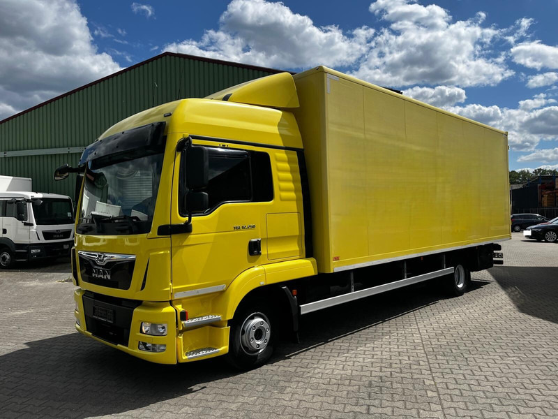 MAN TGL 12.250 Möbelkoffer gFH Euro 6 4x2 AHK Treppe (17) - Box truck: picture 1 MAN TGL 12.250 Möbelkoffer gFH Euro 6 4x2 AHK Treppe (17) - Box truck: picture 1