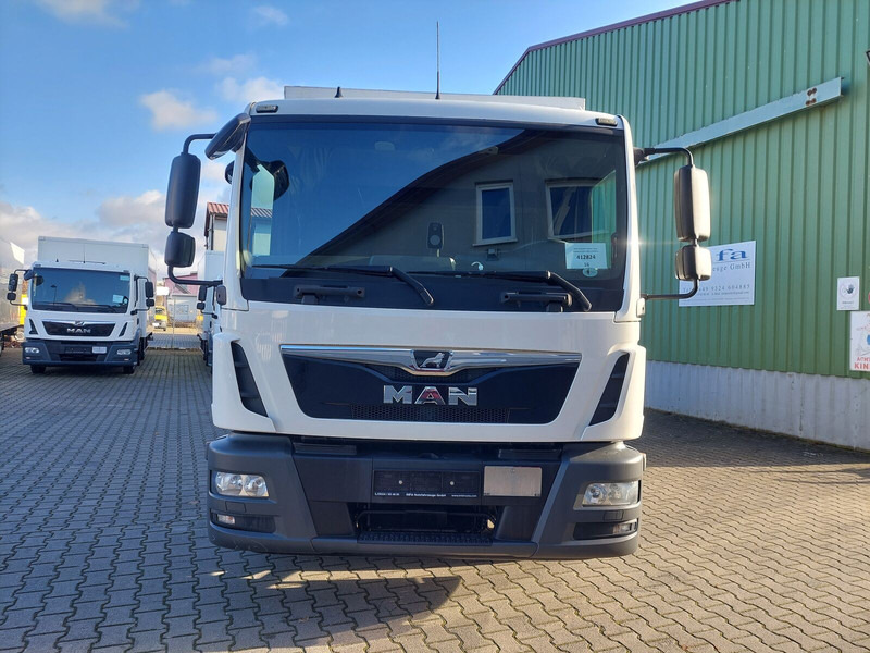 MAN TGL 8.190 L 4x2 Euro 6 Plane gFH LBW AHK (16) - Curtainsider truck: picture 3 MAN TGL 8.190 L 4x2 Euro 6 Plane gFH LBW AHK (16) - Curtainsider truck: picture 3