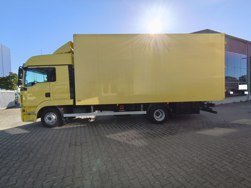 MAN TGL 8.220 Möbelkoffer AHK Euro 6 4x2 (18) - Box truck: picture 5 MAN TGL 8.220 Möbelkoffer AHK Euro 6 4x2 (18) - Box truck: picture 5