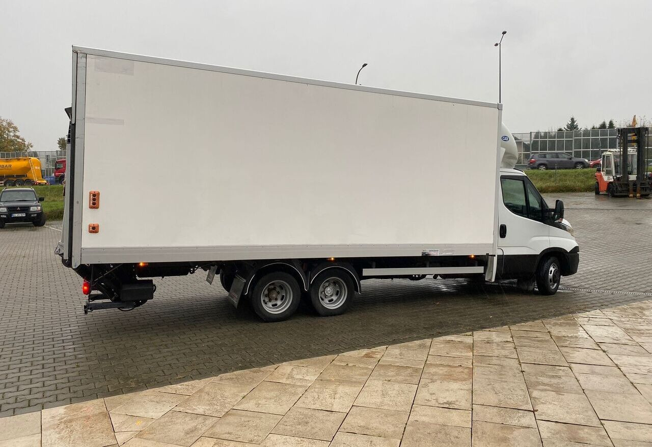 Iveco Daily 35C18 35C180 / Container / Veldhuizen Trailer / 3 Axes / KAT. B+ - Box truck: picture 4 Iveco Daily 35C18 35C180 / Container / Veldhuizen Trailer / 3 Axes / KAT. B+ - Box truck: picture 4