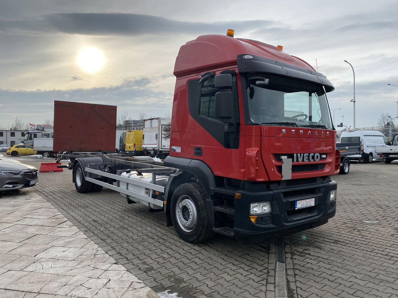 Iveco Stralis 360 AT 190 / Euro 5 / NEW Service / Long Frame - Cab chassis truck: picture 1 Iveco Stralis 360 AT 190 / Euro 5 / NEW Service / Long Frame - Cab chassis truck: picture 1