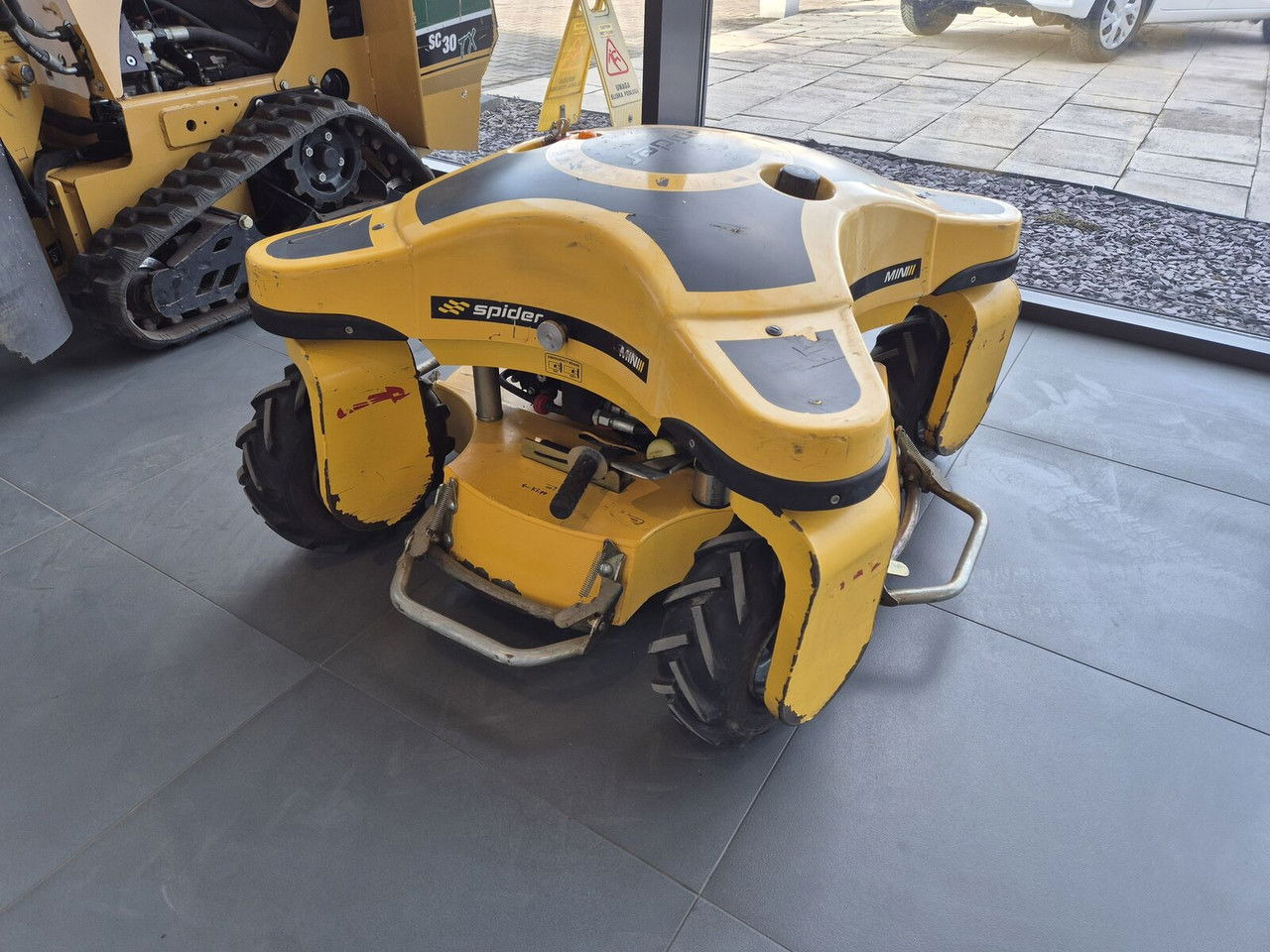 MINI Mini Spider II / 4X4 / NEW Service / Works Great MINI Mini Spider II / 4X4 / NEW Service / Works Great - Garden mower: picture 2 MINI Mini Spider II / 4X4 / NEW Service / Works Great MINI Mini Spider II / 4X4 / NEW Service / Works Great - Garden mower: picture 2