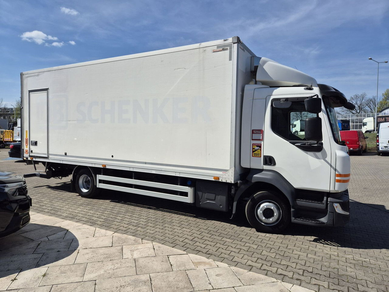 Renault D Gama 12.220 / LOW KM / Euro6 Renault D Gama 12.220 / LOW KM / Euro6 - Box truck: picture 4 Renault D Gama 12.220 / LOW KM / Euro6 Renault D Gama 12.220 / LOW KM / Euro6 - Box truck: picture 4