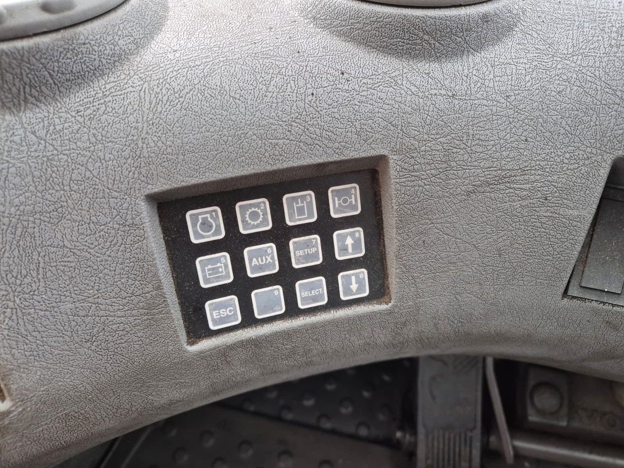 Wheel loader VOLVO L180 E / 4WD / 1 Owner / Wood LOG: picture 30